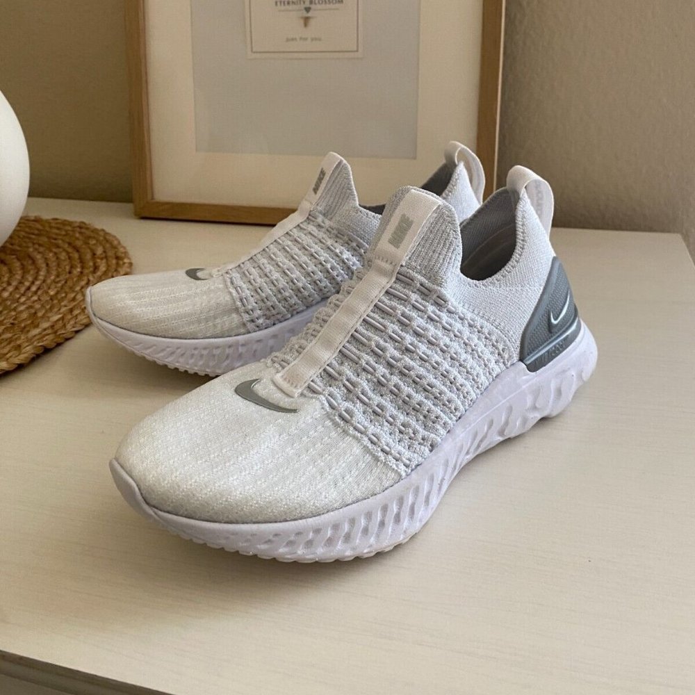 Brand New Women's 5.5 White Silver Nike Phantom Flyknit Slip On Sneakers